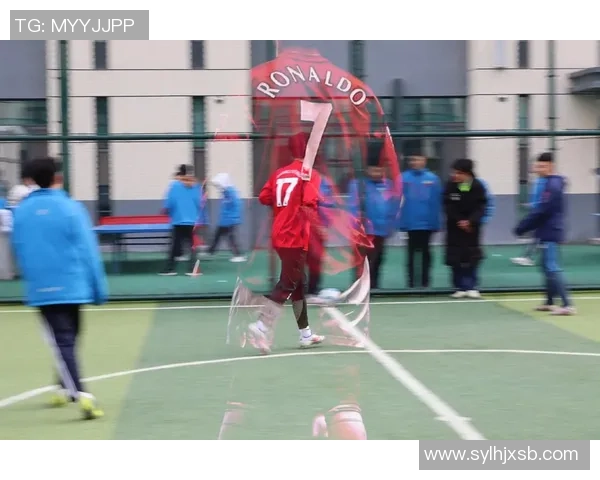 旧鞋情怀足球明星的独特魅力与坚持之道